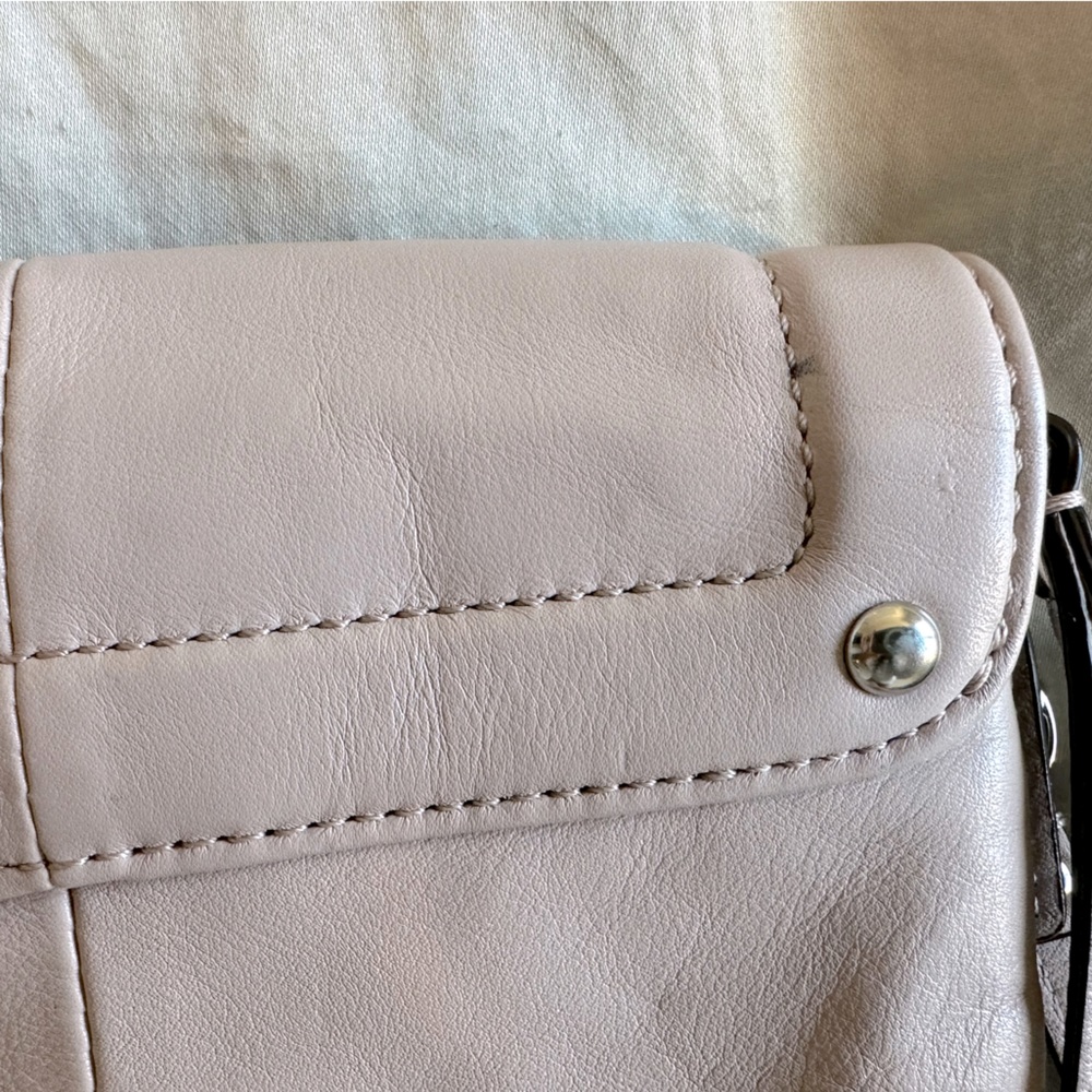 Coach Clutch/Wristlet - Picture 9 of 10
